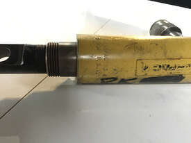 Enerpac 4 Ton Hydraulic Cylinder Double Acting RD43 - Used Item - picture2' - Click to enlarge