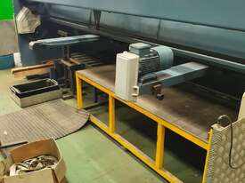 Durma 4 meter  X 6 mm hydraulic guillotine - picture1' - Click to enlarge