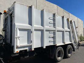 International Acco 2350E Waste disposal Truck - picture1' - Click to enlarge