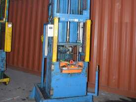 Hydraulic Press 3 Phase with power pack Melsec PLC Pilz Safety Light Curtain - picture0' - Click to enlarge