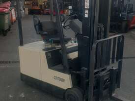 Crown Container entry Electric forklift 4830mm lift height only $7500+Gst - picture2' - Click to enlarge
