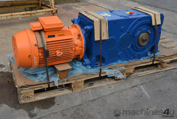 ROSSI GEARBOX MRC21 250 U02A 120mm shaft + 4 POLE 30kW WEG MOTOR