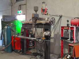 Plasma Transferred Arc Welding Machine x2 - picture0' - Click to enlarge
