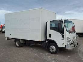 Isuzu NPR200 - picture0' - Click to enlarge