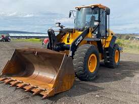 JCB 427 ZX T4 - picture2' - Click to enlarge