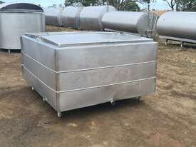 STAINLESS STEEL TANK, MILK VAT 2300lt - picture0' - Click to enlarge