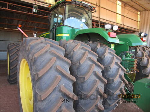 2011 John Deere 9530 4wd Tractors