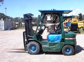 Forklift Mitsubishi FD25 diesel - picture0' - Click to enlarge