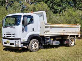 ISUZU FTR Premium Tipper - picture1' - Click to enlarge