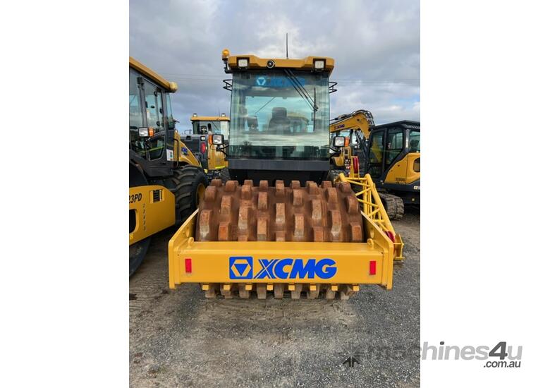 caption XS83PD Padfoot Drum Roller 8T Compactor