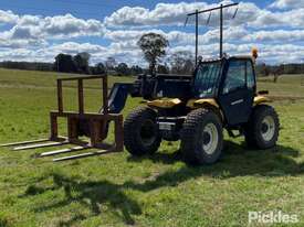 2007 New Holland LM445A TC PT MR Telehandler - picture1' - Click to enlarge