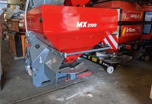UNIA MX 2100 BROADCASTER (2100 LITRE)
