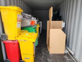 20ft Container With Contents - picture0' - Click to enlarge