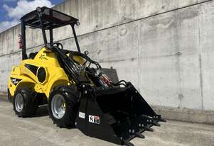 Hyload WTL30 Telescopic Mini Loader (Kubota Tier 4 Engine)