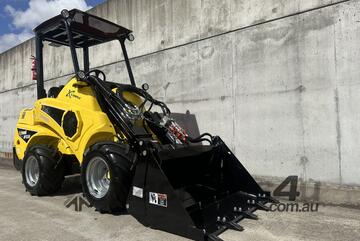 Hyload WTL30 Telescopic Mini Loader (Kubota Tier 4 Engine)