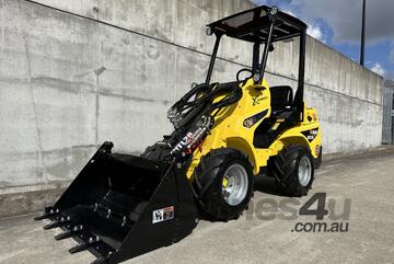 Hyload WTL30 Telescopic Mini Loader (Kubota Tier 4 Engine)