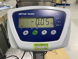 Mettler Toledo Benchtop Scales - picture0' - Click to enlarge