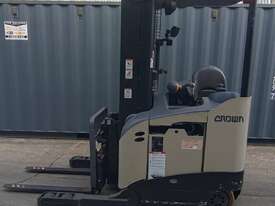 CROWN DOUBLE REACH TRUCK RD S700 1.4T 6.8m Mast - picture0' - Click to enlarge