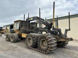 Tigercat 1075 8 Wheel Forwarder - picture2' - Click to enlarge