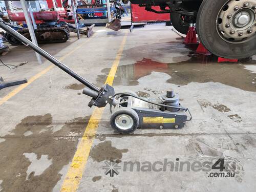 Air Actuated Truck Jack