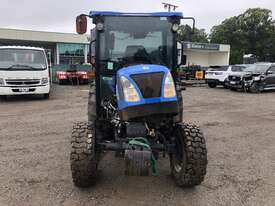 New Holland Boomer 3050 - picture1' - Click to enlarge