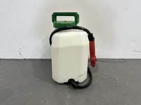 Milwaukee cordless backpack sprayer spare tank - picture0' - Click to enlarge