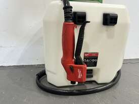 Milwaukee cordless backpack sprayer spare tank - picture2' - Click to enlarge