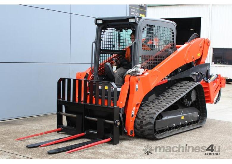 NORM ENGINEERING PIN-EYE PALLET FORK & BALE SPEARS