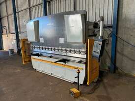 Press Brake 125 Ton - picture0' - Click to enlarge