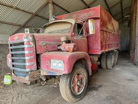 Diamond T Truck - picture0' - Click to enlarge