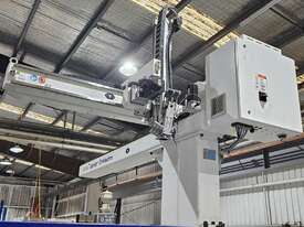 Injection Moulding Robot - picture2' - Click to enlarge
