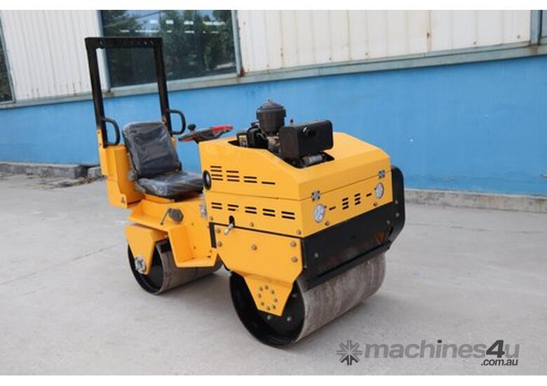 caption STDR700 Ride-On Tandem Roller