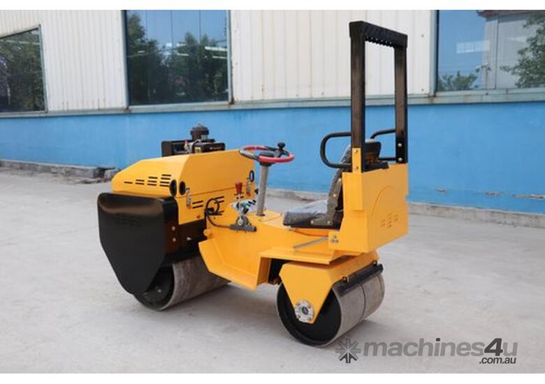 caption STDR700 Ride-On Tandem Roller