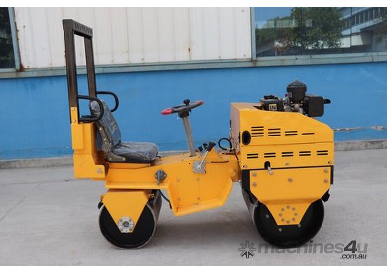 caption STDR700 Ride-On Tandem Roller