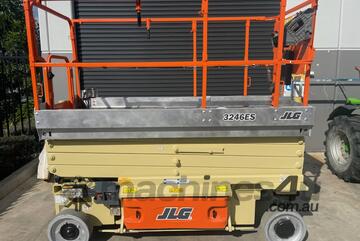 JLG 32FT ELECTRIC SCISSOR LIFT 10-YEAR RECERTIFIED RESPRAYED - 10M PLATFORM - 12M REACH