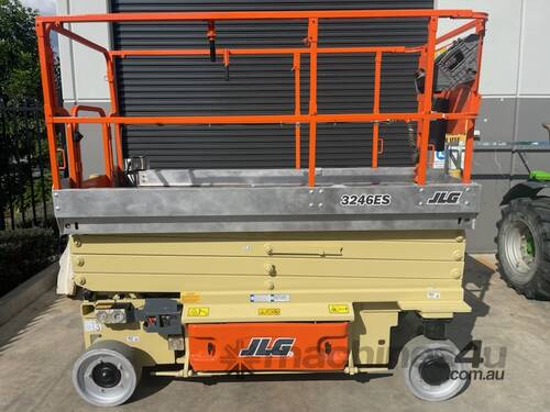 JLG 32FT ELECTRIC SCISSOR LIFT 10-YEAR RECERTIFIED RESPRAYED - 10M PLATFORM - 12M REACH