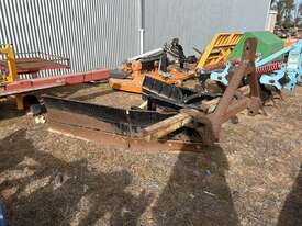 Homemade dozer attachment - picture2' - Click to enlarge