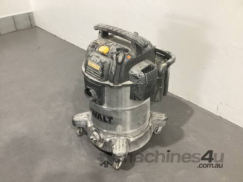 DeWalt wet dry vacuum