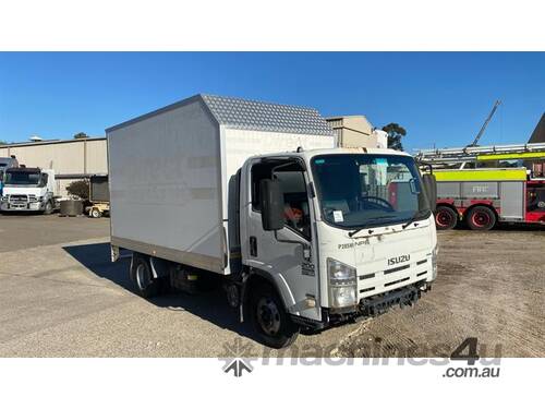 Isuzu NPR200M