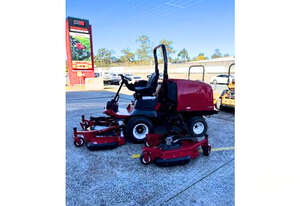 Toro Groundsmaster 4000-D - 4 Wheel Drive: Unmatched Power for Every Mowing Challenge!
