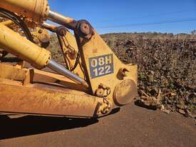 KOMATSU D475-5EO CRAWLER DOZER WITH SINGLE SHANK RIPPER - picture0' - Click to enlarge