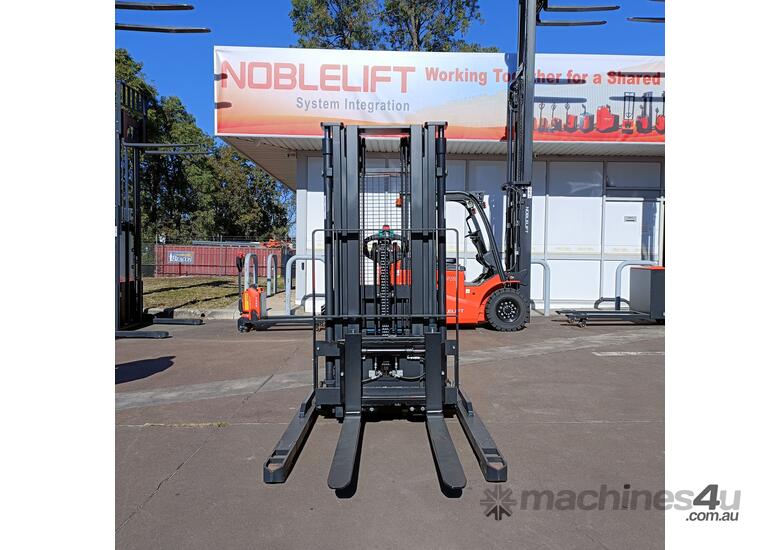 caption NOBLELIFT 1.6T Straddle Leg Walkie Stacker - Triplex Mast 4.3m Lift Height
