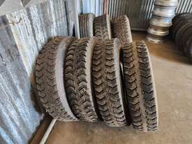 Qty of 7 11R22.5 Tyres, 5 on  Rims - picture0' - Click to enlarge