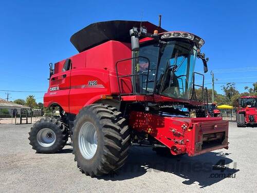 2019 Case Ih 8250 Harvester & 2020 Macdon D145 45' Draper Front