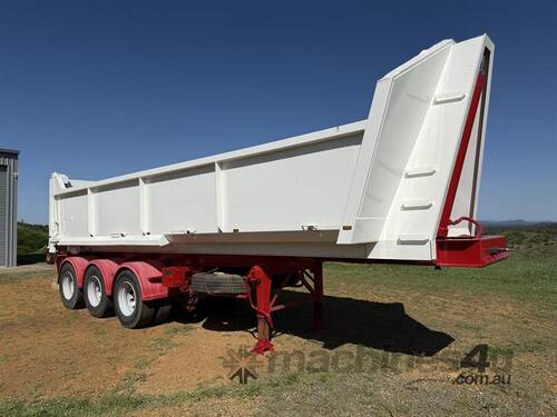 caption 1997 FRUEHAUF TIPPER TRAILER