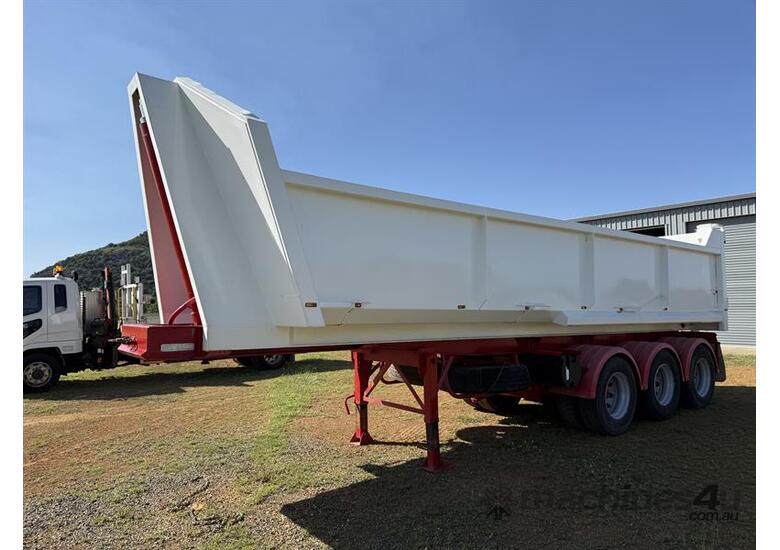 caption 1997 FRUEHAUF TIPPER TRAILER