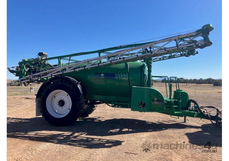 caption 2009 Goldacres 6536 Tow behind Sprayer