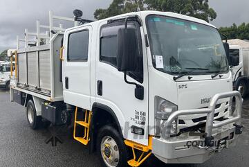 2017 Isuzu NPS 75-155 Crew Cab Service Body