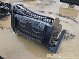 Unused Captok Mixing Bucket, Maximum Flow:60L/min to suit Mini Skidsteer Loader  - picture2' - Click to enlarge