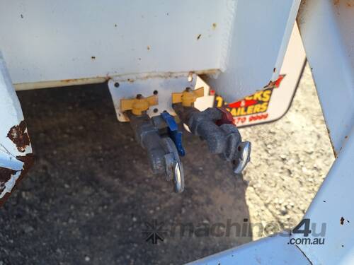 2000 Maxitrans ST3 Tri Axle Curtainside B Trailer